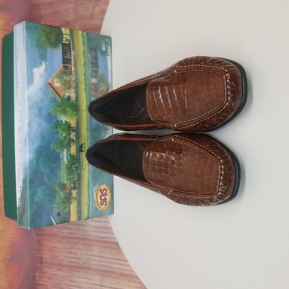 SAS size 7.5 NWT